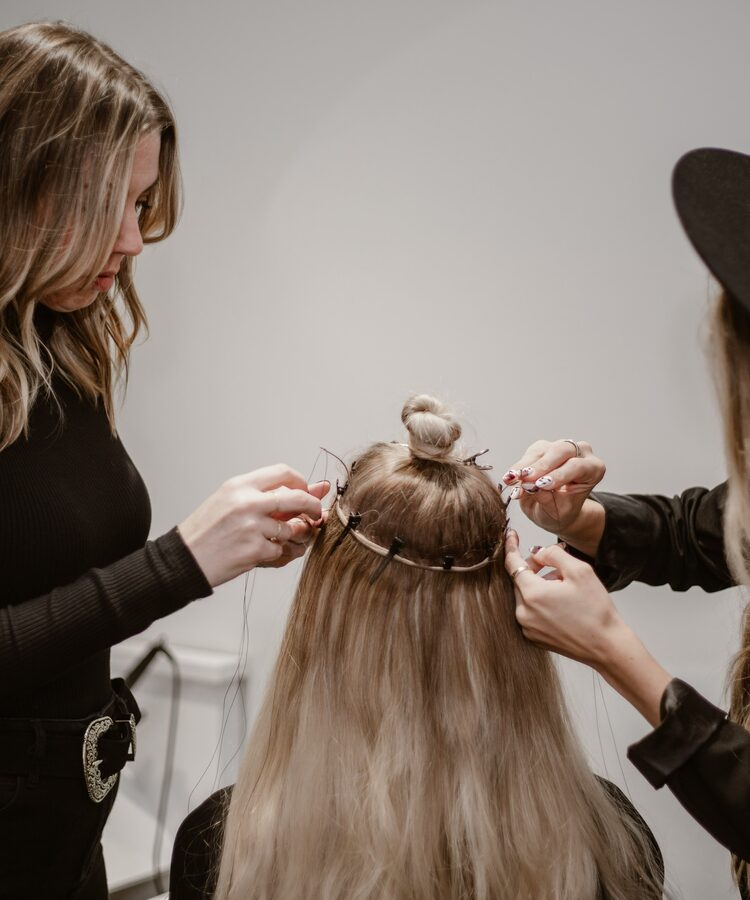 Aplicación de extensiones de cabello